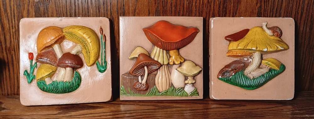 VTG Glazed Art Pottery Mushroom Tile Wall Hanging 3D 5β Lot of 3 Decorated